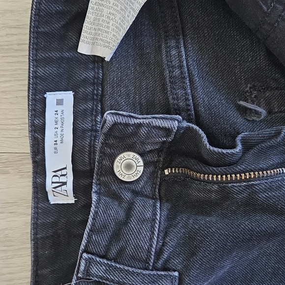 2 Women's Size 2 Jeans! Zara Black Wash/ Abercrombie& Fitch Blue Wash. - Picture 6 of 8